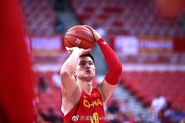  昂热老将瓦尔比埃纳退役，职业生涯画上圆满句号